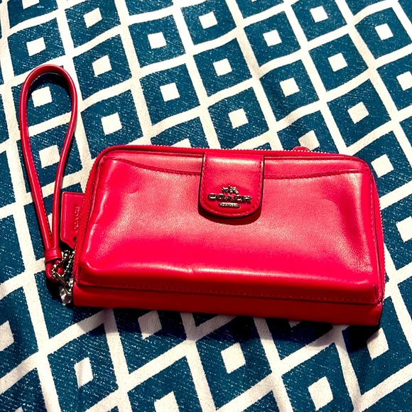 Used a few times Coach zip around phone wallet wristlet - Picture 1 of 7